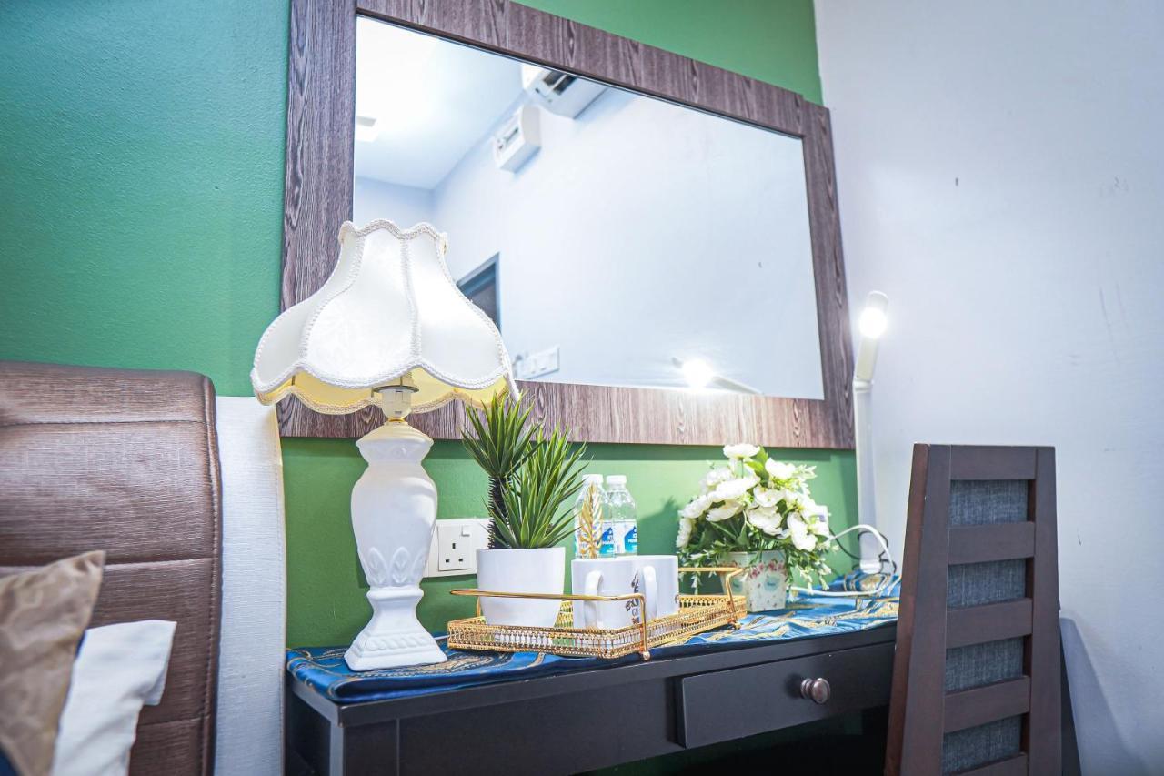 Ghazrins Desaru Hotel Pengerang Ngoại thất bức ảnh