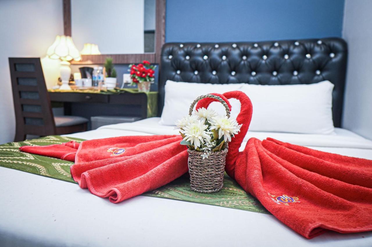 Ghazrins Desaru Hotel Pengerang Ngoại thất bức ảnh