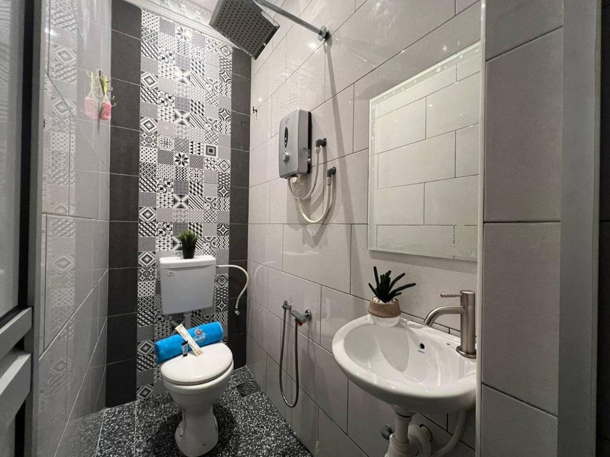 Ghazrins Desaru Hotel Pengerang Ngoại thất bức ảnh